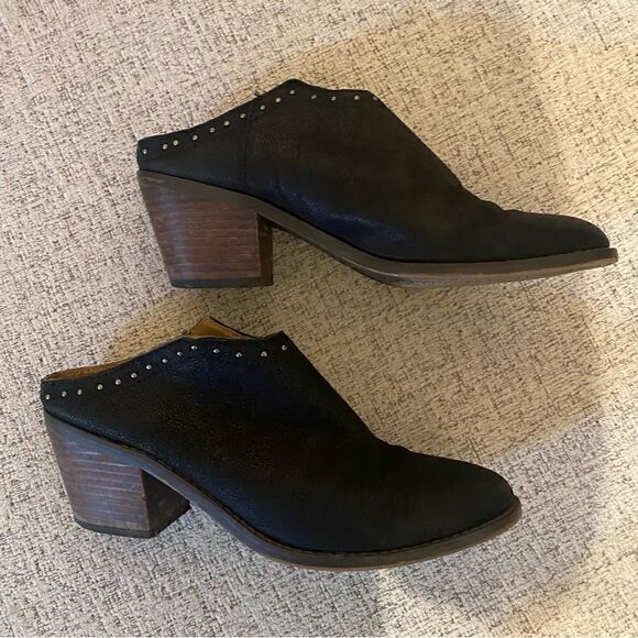 Lucky Brand black suede clog heels with studs size 8 - Picture 3 of 7
